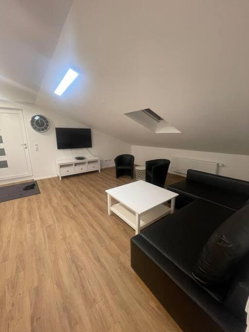 Buxtehude*wohnung*100qm*6 Schlafplaetze*neu*