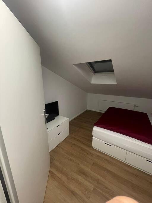 Buxtehude*wohnung*100qm*6 Schlafplaetze*neu* Apartment Buxtehude
